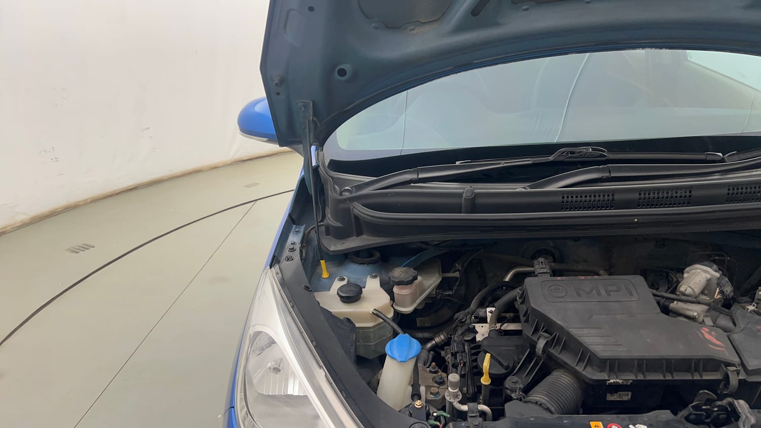 Used 2019 Hyundai Santro Sportz AMT Petrol Automatic engine ENGINE RIGHT SIDE HINGE & APRON VIEW