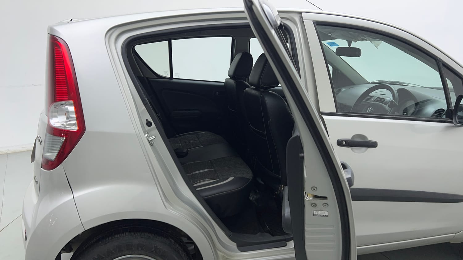 Used 2015 Maruti Suzuki Ritz Lxi BS-IV Petrol Manual interior RIGHT SIDE REAR DOOR CABIN VIEW