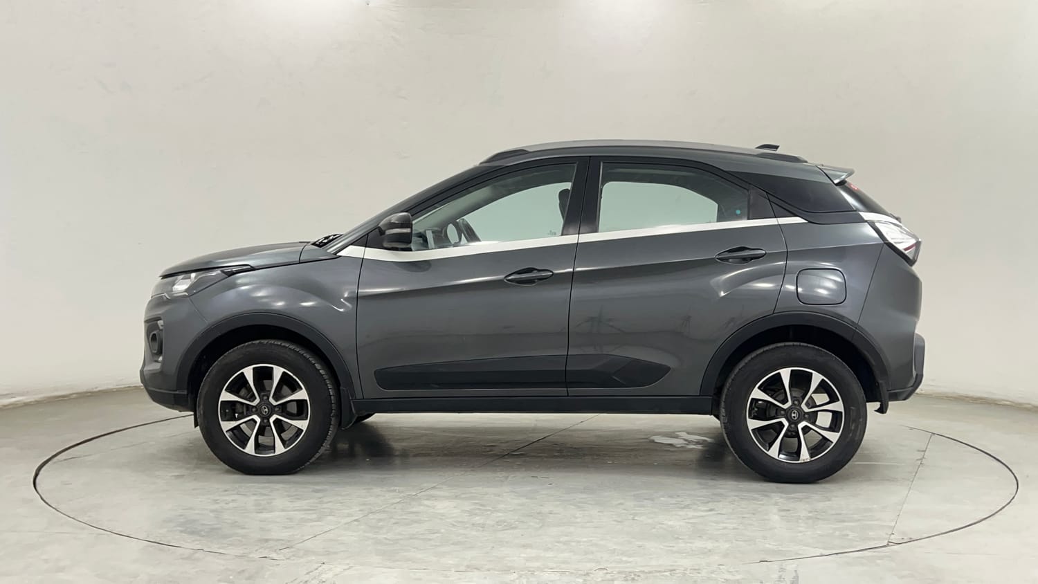 Used 2021 Tata Nexon XZA Plus (S) Petrol Automatic exterior LEFT SIDE VIEW