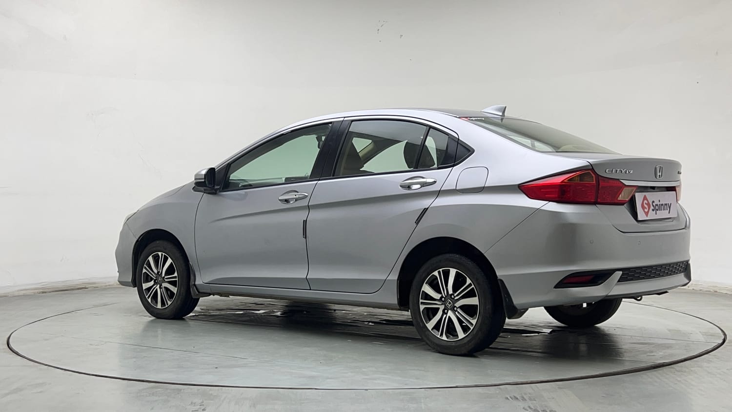 Used 2019 Honda City V Petrol Petrol Manual exterior LEFT REAR CORNER VIEW