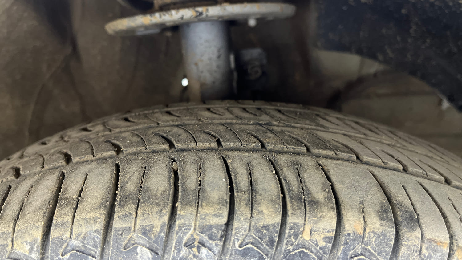 Used 2024 Maruti Suzuki Swift VXi Petrol Manual tyres RIGHT FRONT TYRE TREAD VIEW