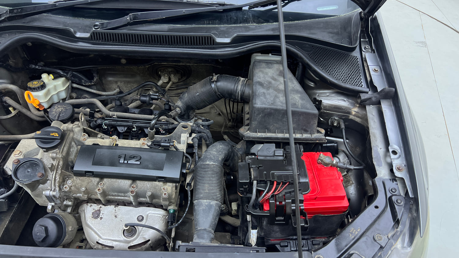 Used 2013 Volkswagen Polo Highline1.2L (P) Petrol Manual engine ENGINE LEFT SIDE VIEW