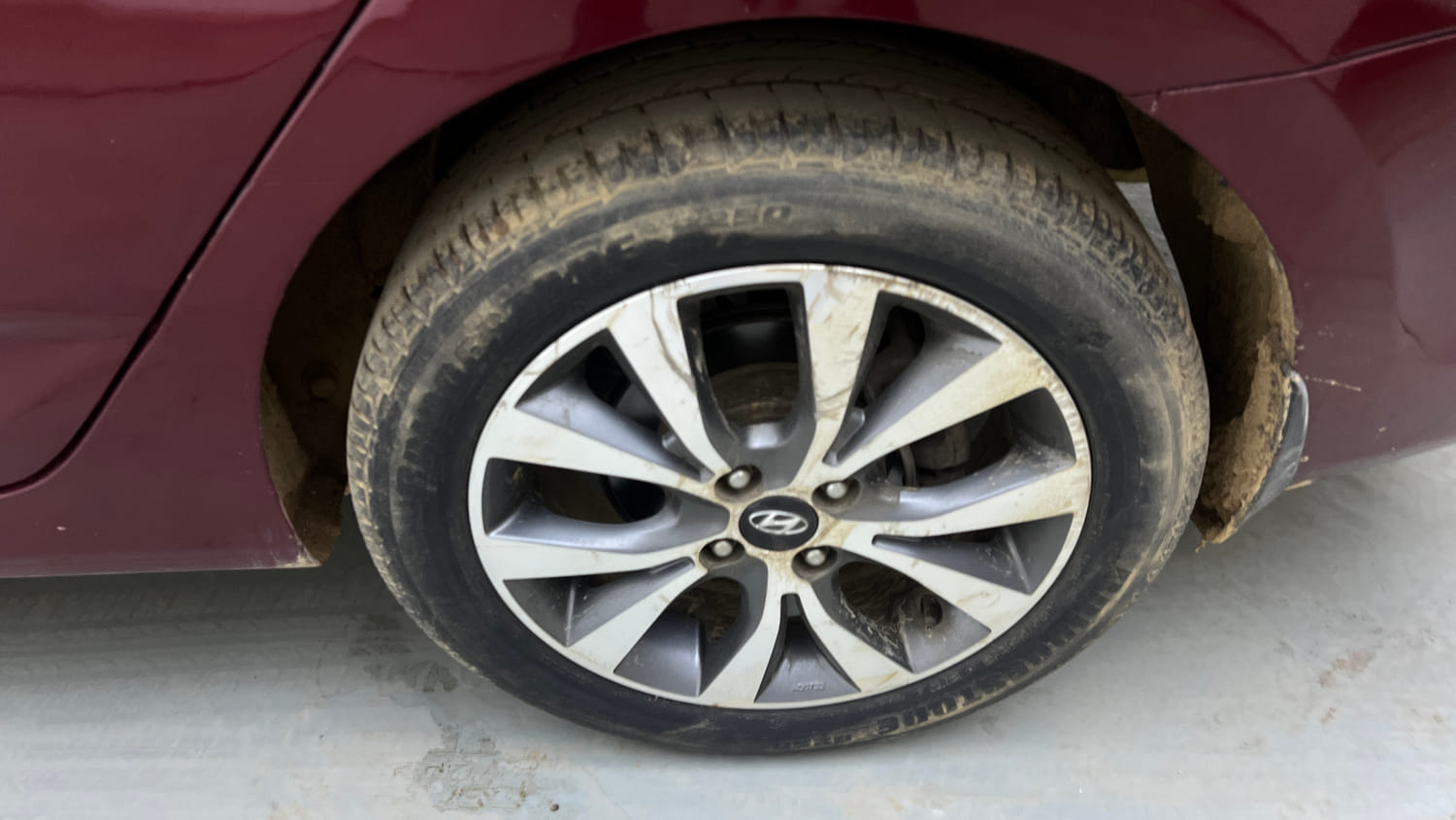 Used 2014 Hyundai Verna Fluidic 1.6 VTVT SX AT Petrol Automatic tyres LEFT REAR TYRE RIM VIEW
