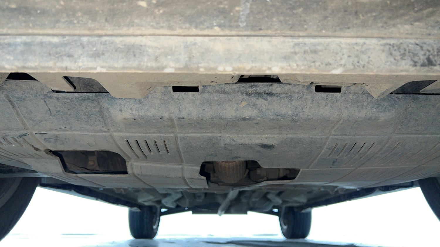 Used 2021 Jeep Compass Longitude (O) 1.4 Petrol DCT Petrol Automatic extra FRONT LEFT UNDERBODY VIEW