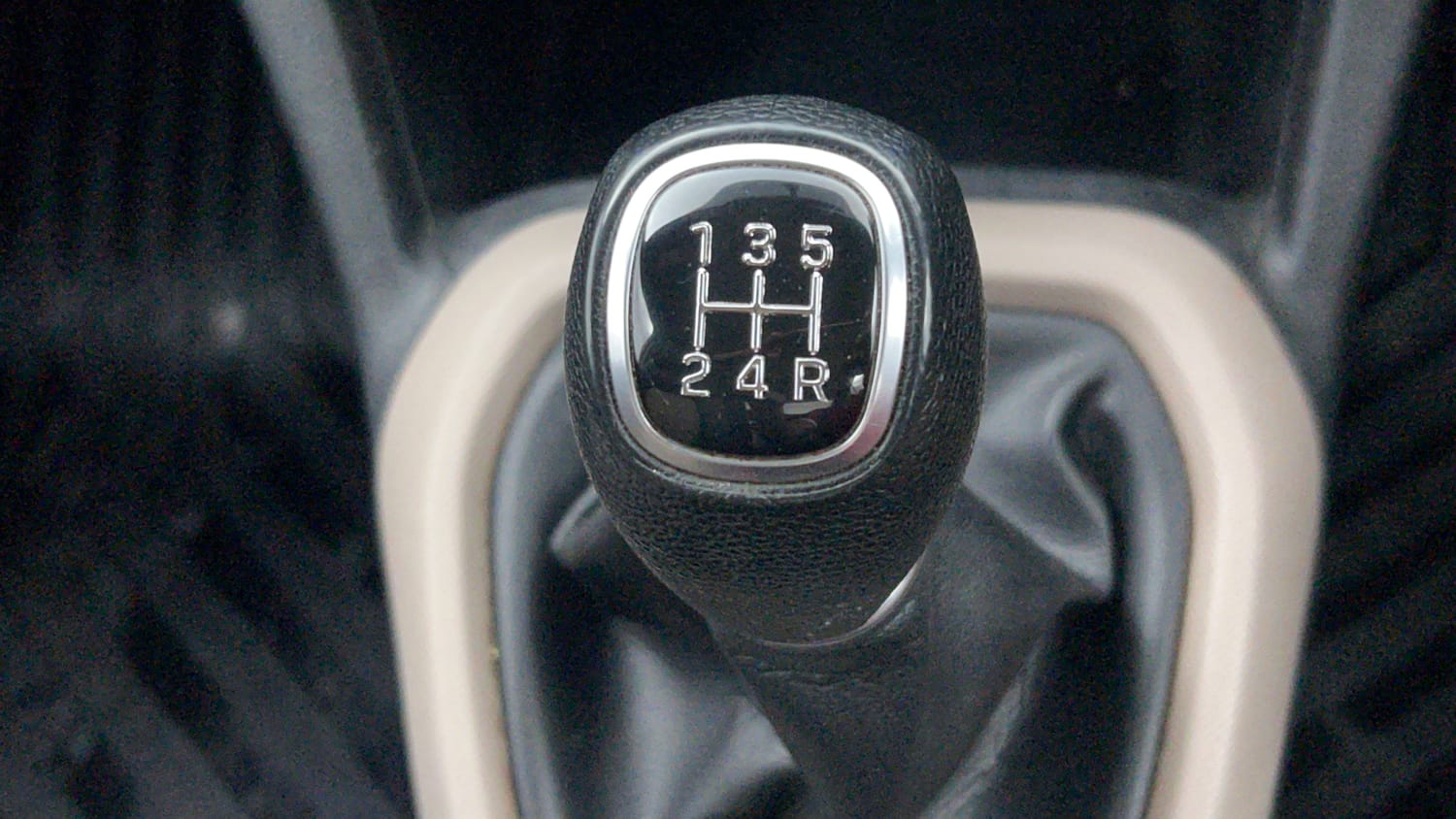 Used 2019 Hyundai Grand i10 Sportz 1.2 Kappa VTVT Petrol Manual interior GEAR  KNOB VIEW