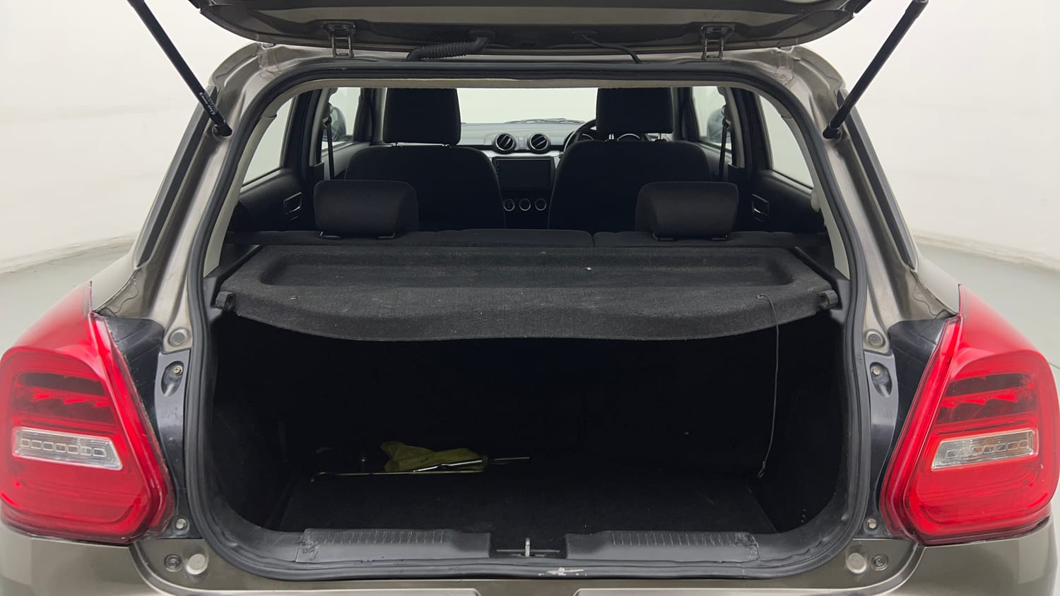 Used 2018 Maruti Suzuki Swift ZXi AMT Petrol Automatic interior DICKY INSIDE VIEW