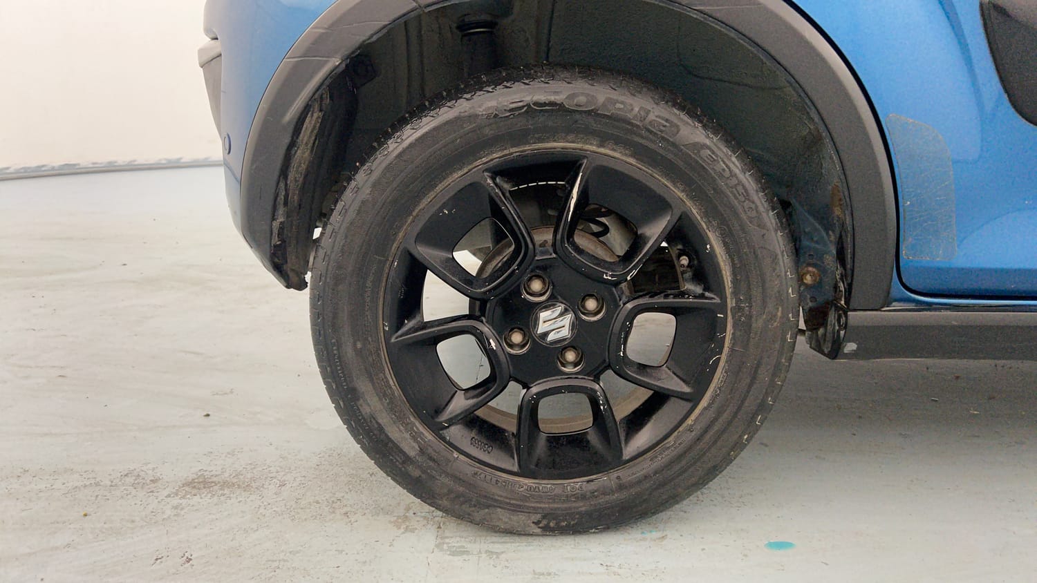 Used 2018 Maruti Suzuki Ignis [2017-2020] Zeta AMT Petrol Dual Tone Petrol Automatic tyres RIGHT REAR TYRE RIM VIEW