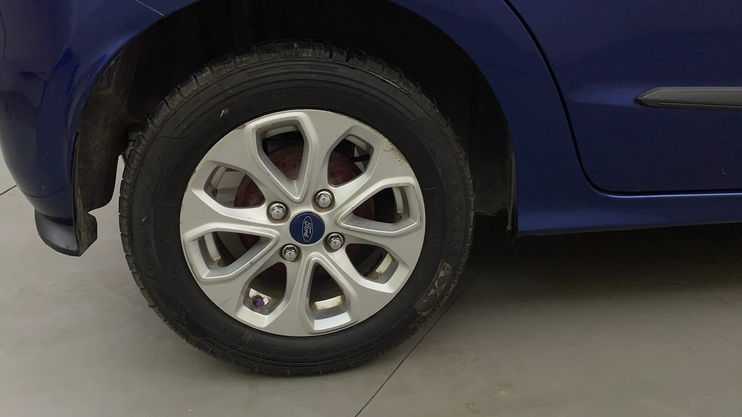 Used 2017 Ford Figo Titanium 1.2 Ti-VCT Petrol Manual tyres RIGHT REAR TYRE RIM VIEW