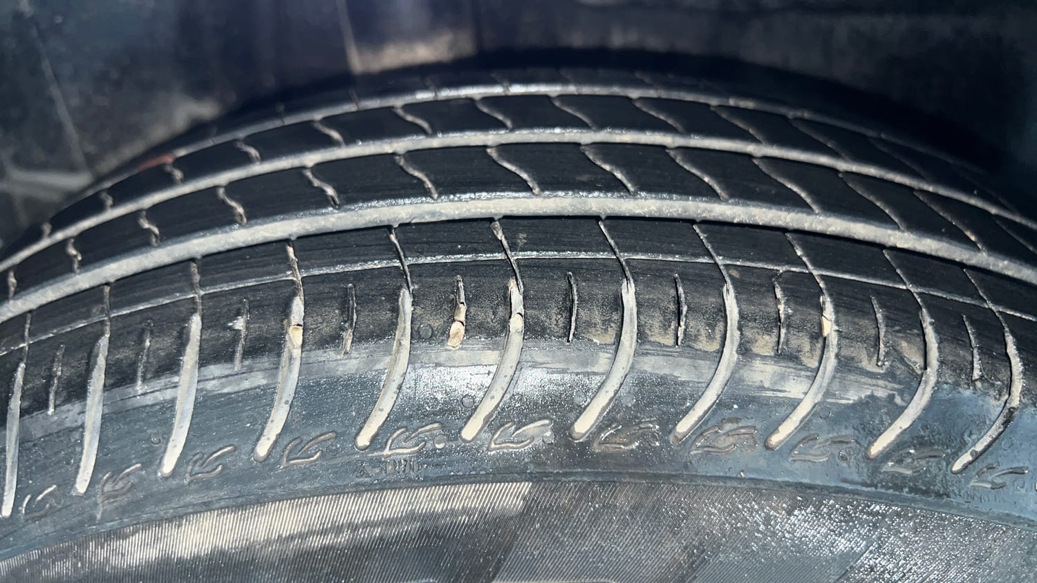 Used 2024 Maruti Suzuki Swift LXi Petrol Manual tyres RIGHT REAR TYRE TREAD VIEW