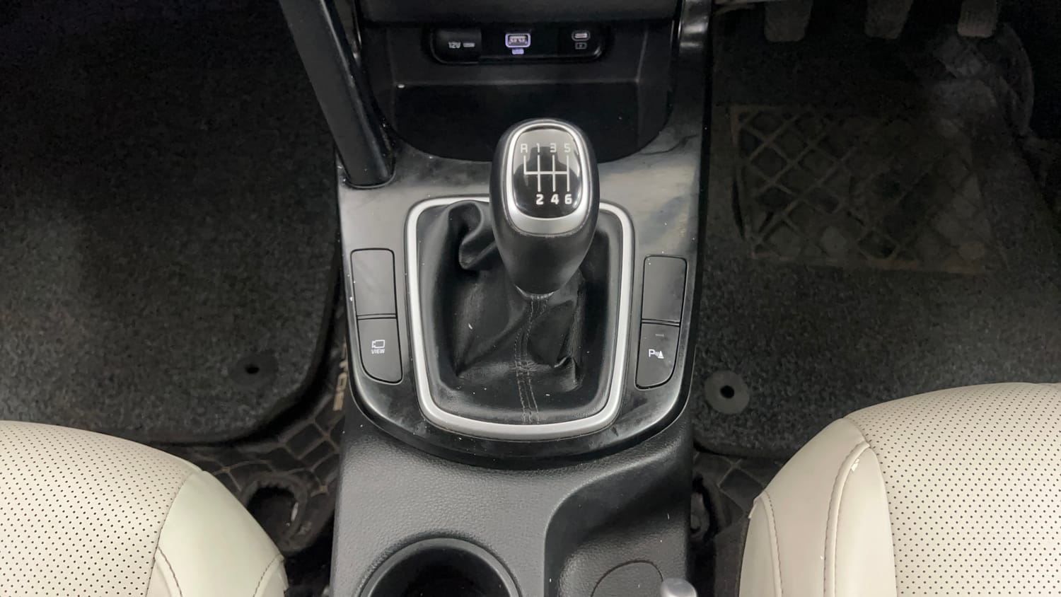 Used 2023 Kia Seltos HTX 1.5 Petrol Manual interior GEAR  KNOB VIEW
