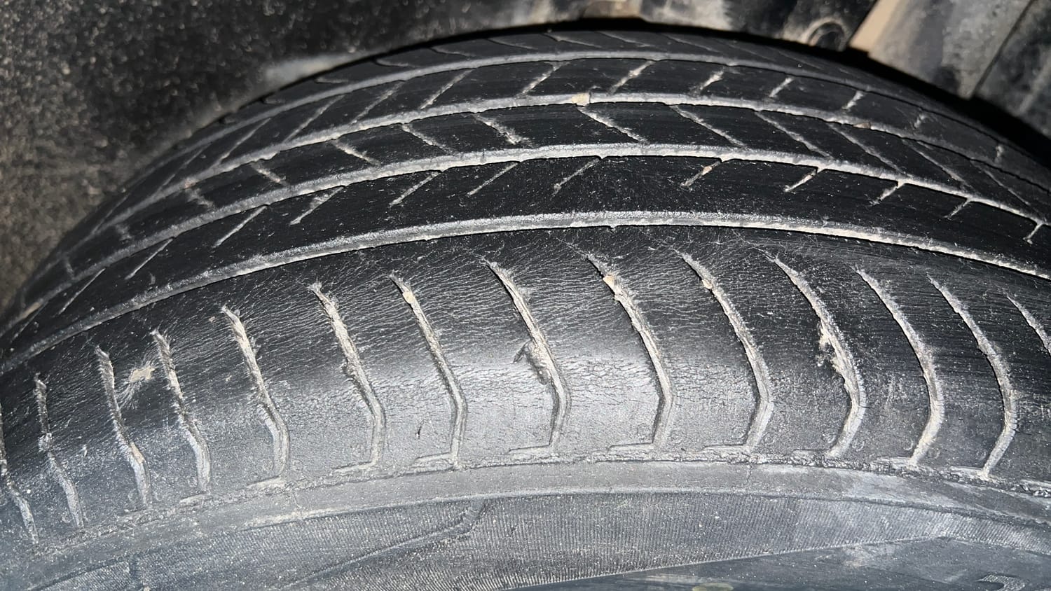Used 2022 maruti-suzuki Vitara Brezza VXi Petrol Manual tyres LEFT REAR TYRE TREAD VIEW