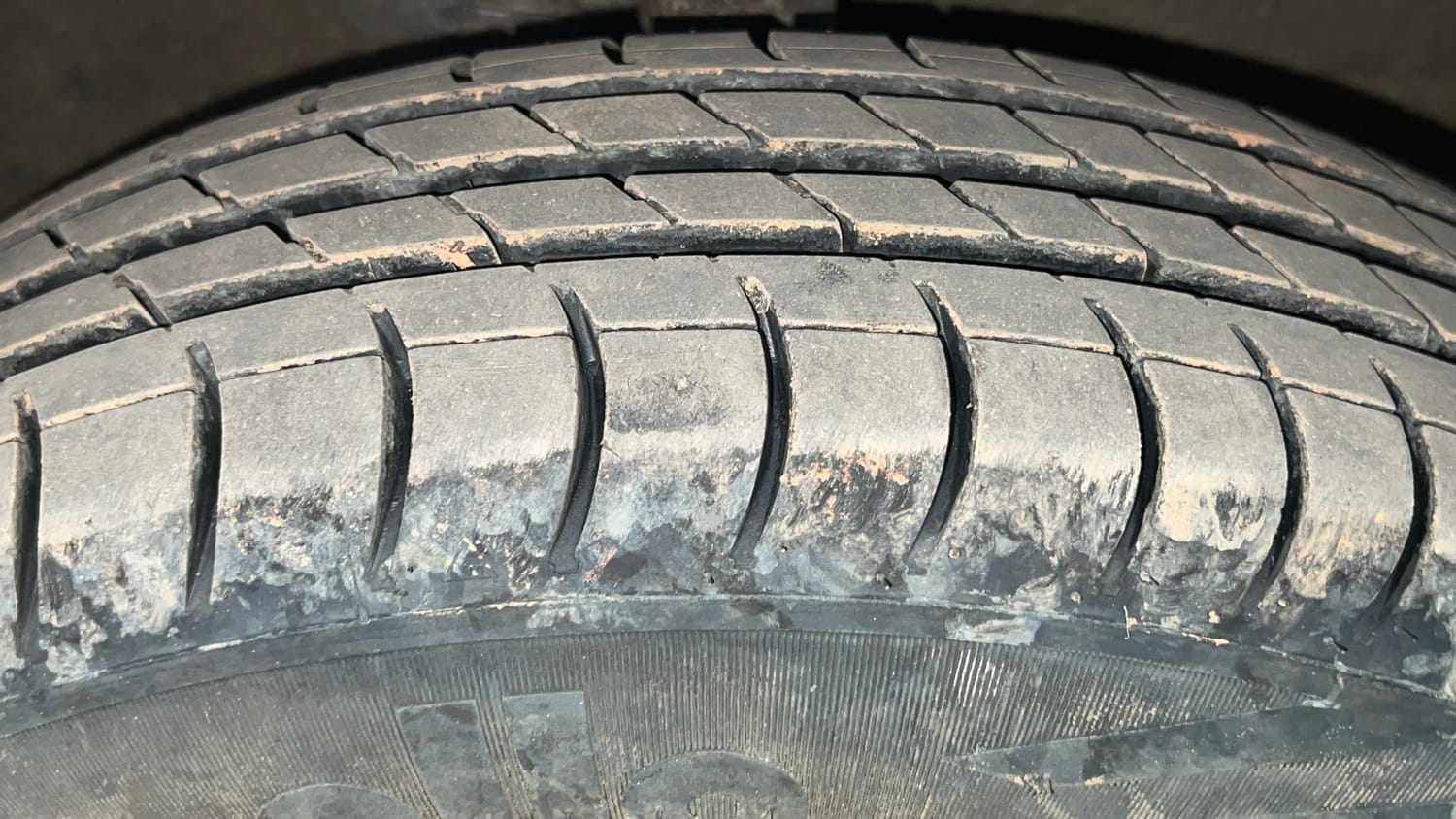 Used 2016 Maruti Suzuki Wagon R LXI Petrol Manual tyres RIGHT FRONT TYRE TREAD VIEW