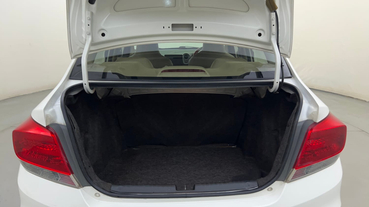Used 2013 Honda Amaze 1.2 S AT i-VTEC Petrol Automatic interior DICKY INSIDE VIEW
