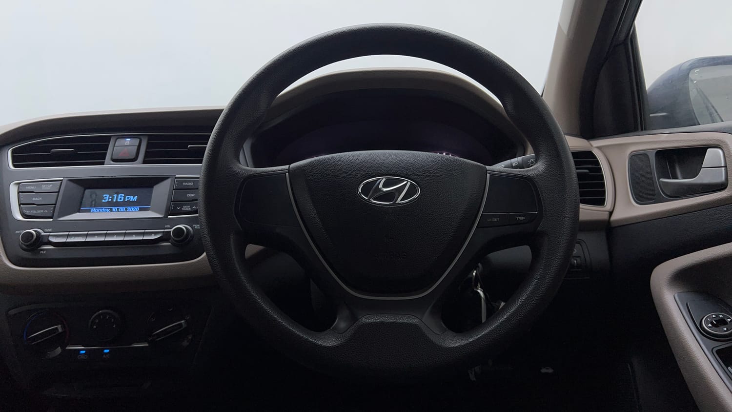 Used 2018 Hyundai Elite i20 Magna Executive 1.2 Petrol Manual interior STEERING VIEW