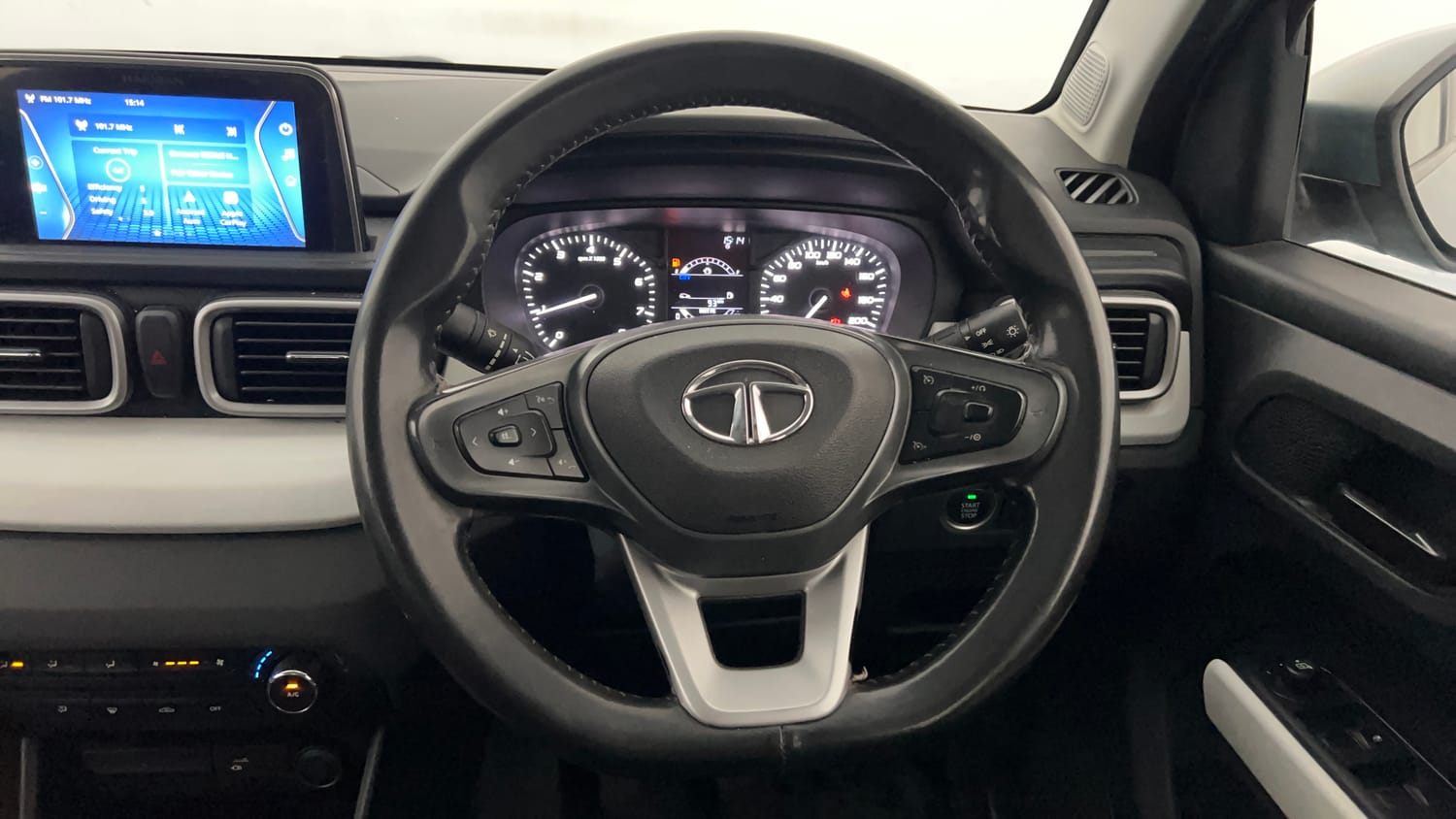 Used 2022 Tata Punch Accomplished MT Petrol Manual interior STEERING VIEW