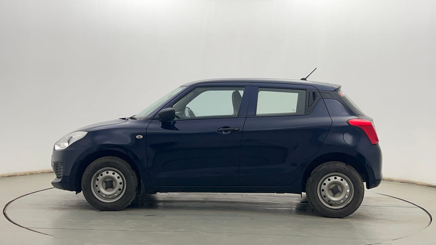 Used 2018 Maruti Suzuki Swift LXi Petrol Manual exterior LEFT SIDE VIEW