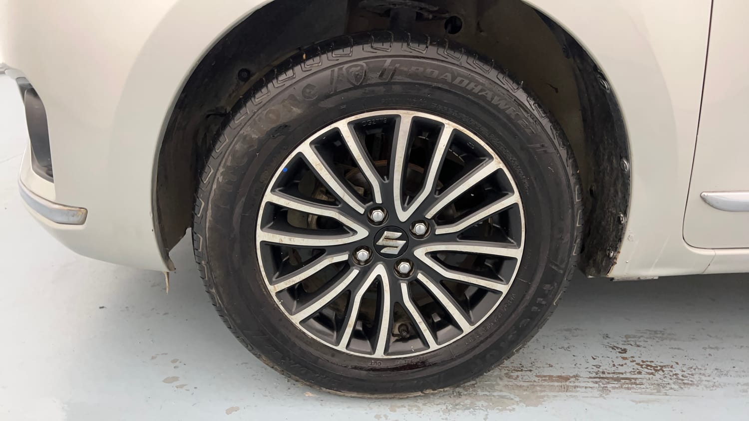 Used 2018 Maruti Suzuki Dzire ZXi Plus Petrol Manual tyres LEFT FRONT TYRE RIM VIEW