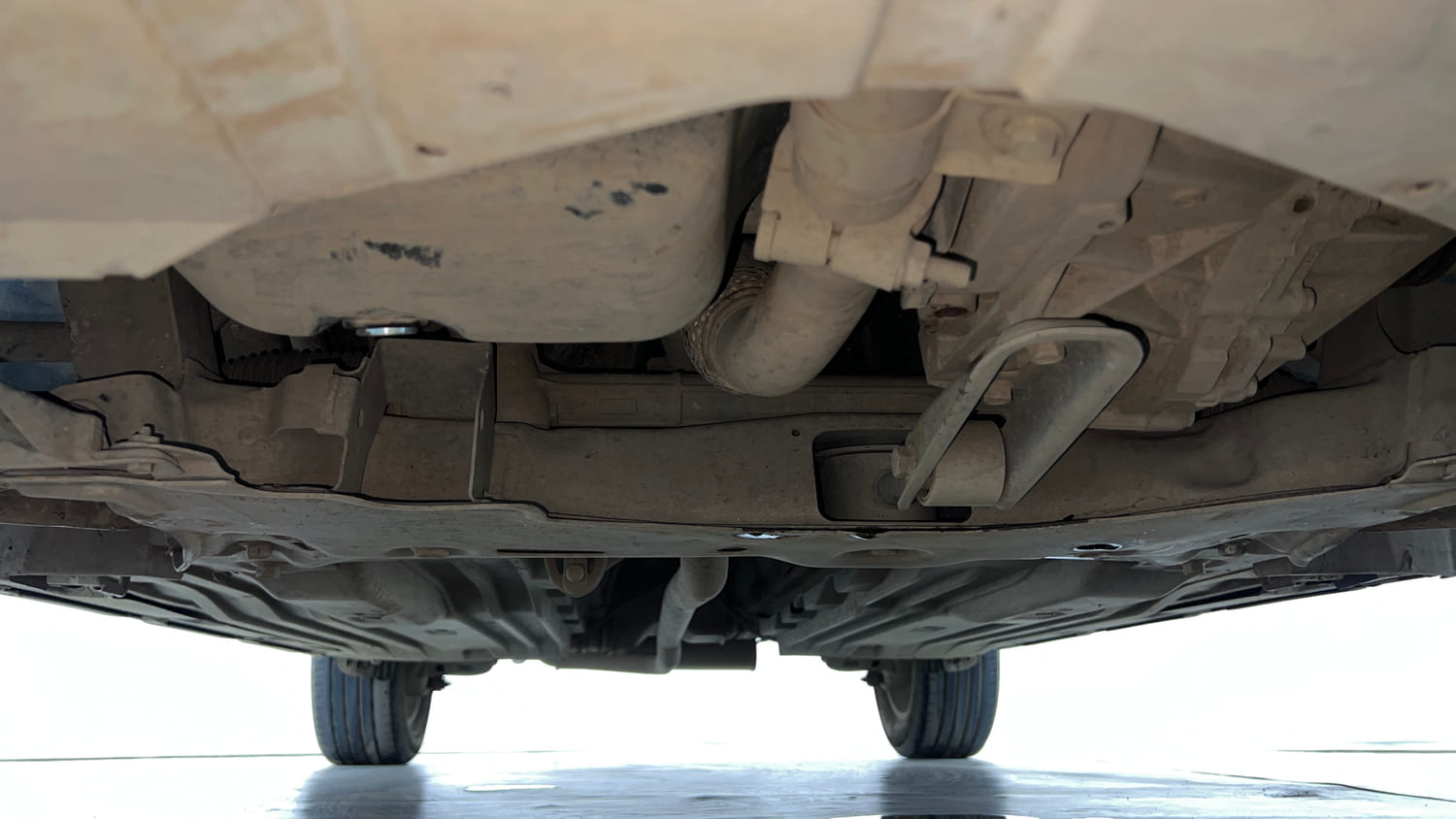Used 2016 Maruti Suzuki Vitara Brezza [2016-2020] ZDi Diesel Manual extra FRONT LEFT UNDERBODY VIEW