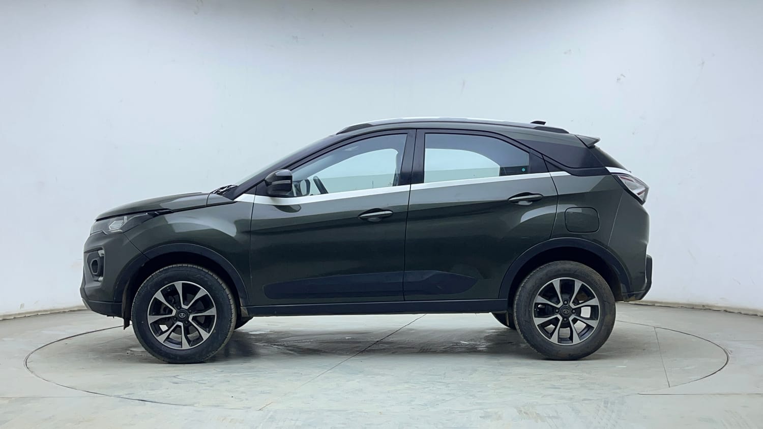 Used 2020 Tata Nexon XZA Plus Petrol Automatic exterior LEFT SIDE VIEW