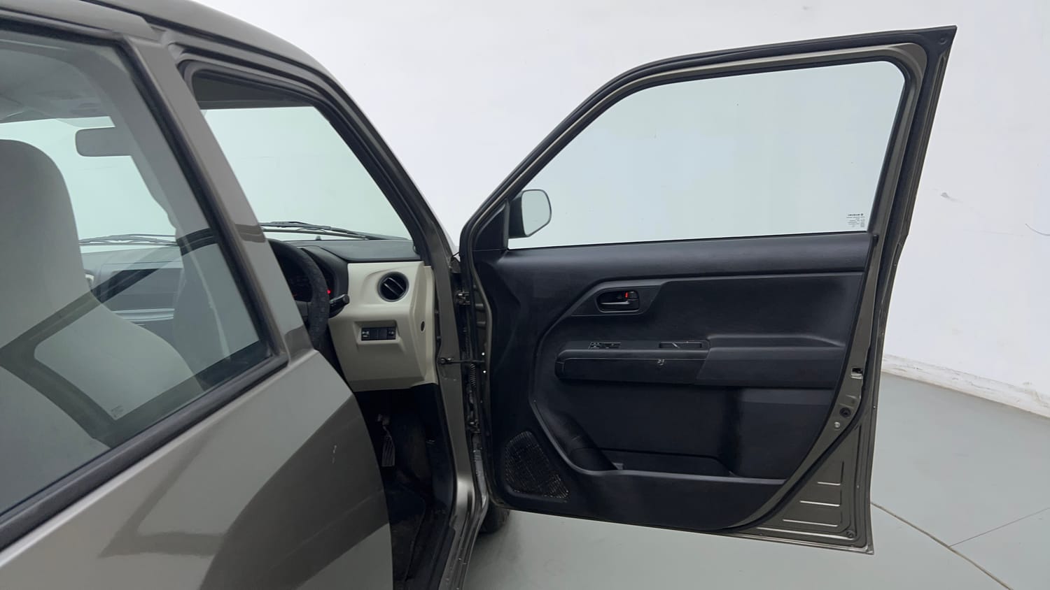 Used 2020 Maruti Suzuki Wagon R LXi 1.0 CNG Cng Manual interior RIGHT FRONT DOOR OPEN VIEW