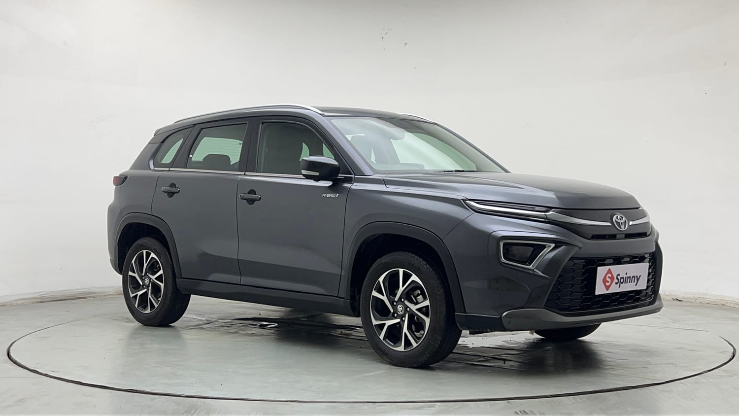 Used 2025 Toyota Urban Cruiser Hyryder V Hybrid Hybrid Automatic exterior RIGHT FRONT CORNER VIEW