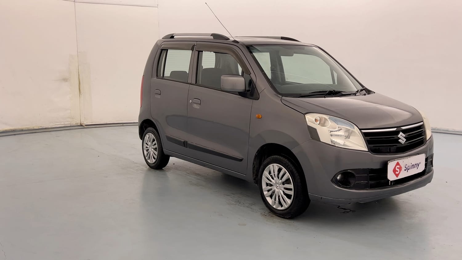 Used 2012 Maruti Suzuki Wagon R 1.0 VXi Petrol Manual exterior RIGHT FRONT CORNER VIEW
