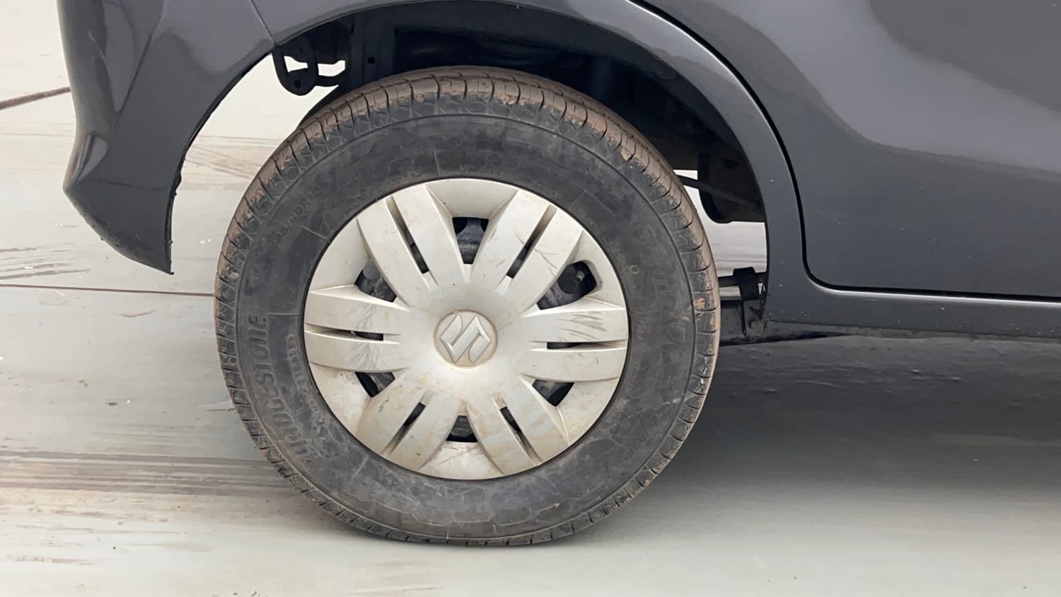 Used 2019 Maruti Suzuki Alto 800 VXi (O) Petrol Manual tyres RIGHT REAR TYRE RIM VIEW