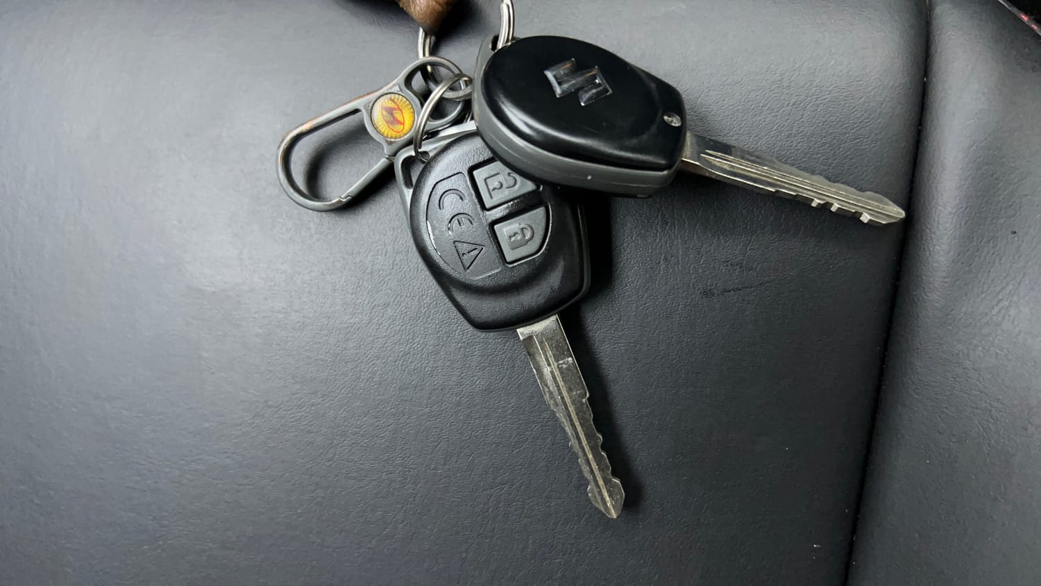 Used 2024 Maruti Suzuki Swift LXi Petrol Manual extra CAR KEY VIEW