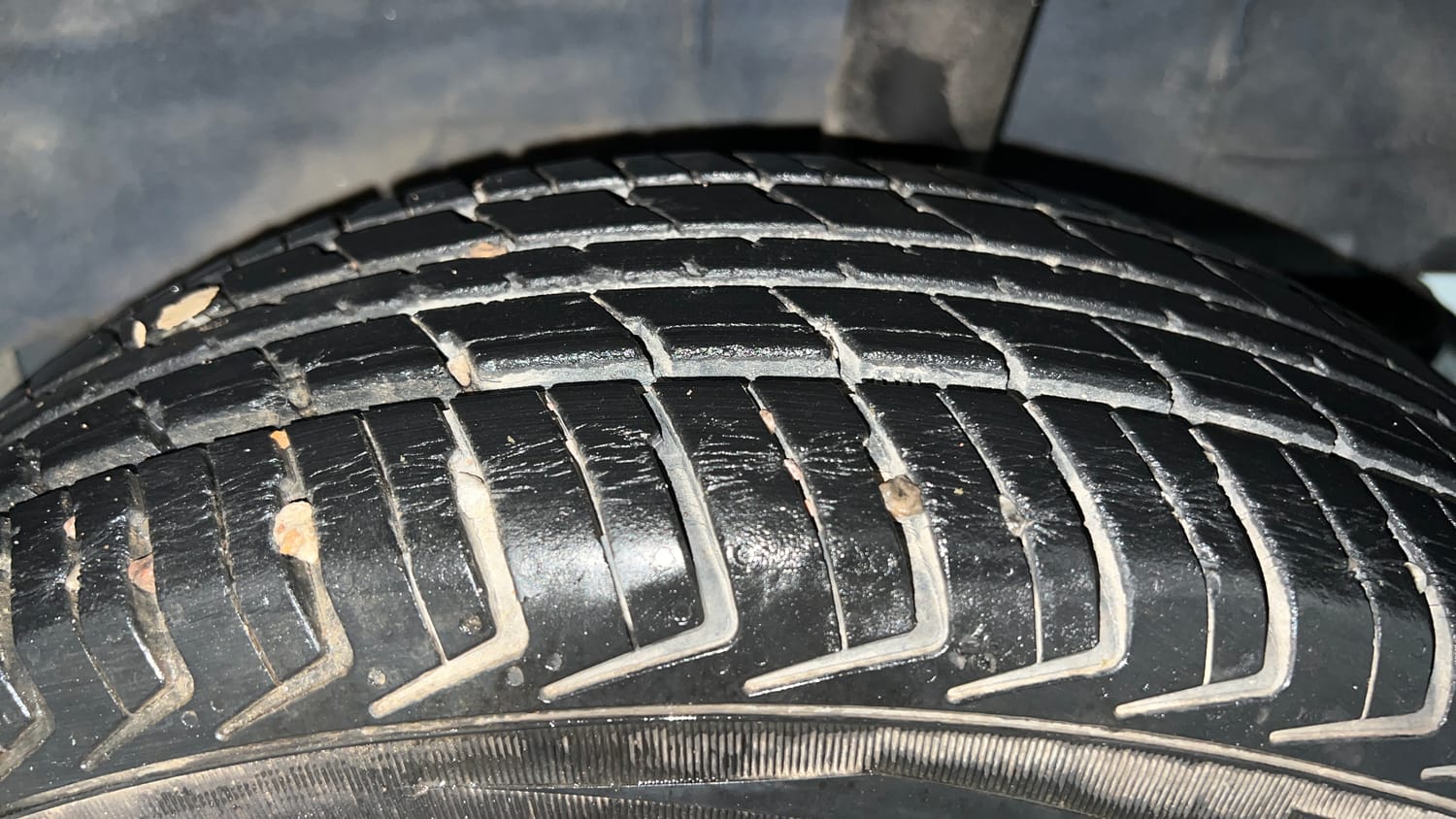 Used 2017 Renault Kwid CLIMBER 1.0 AMT Petrol Automatic tyres LEFT REAR TYRE TREAD VIEW