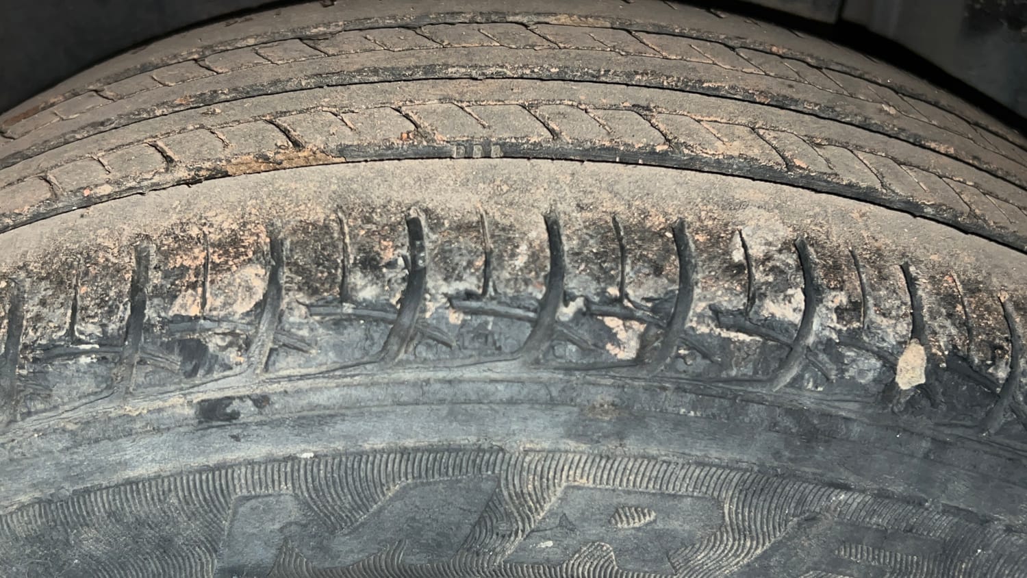 Used 2018 Maruti Suzuki Ciaz Delta 1.4 MT Petrol Manual tyres LEFT REAR TYRE TREAD VIEW