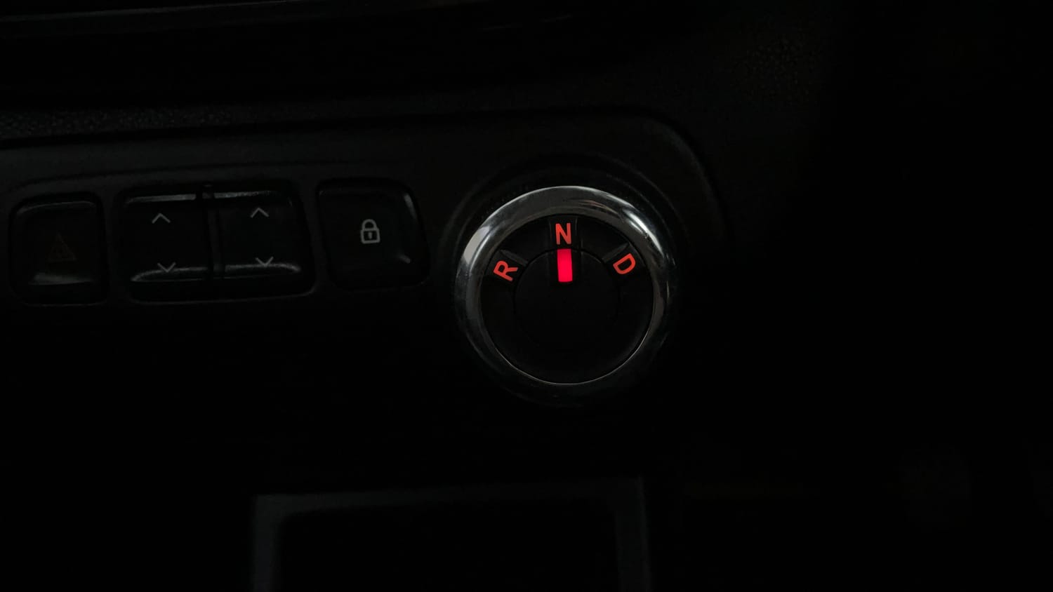 Used 2018 Renault Kwid 1.0 RXT AMT Petrol Automatic interior GEAR  KNOB VIEW