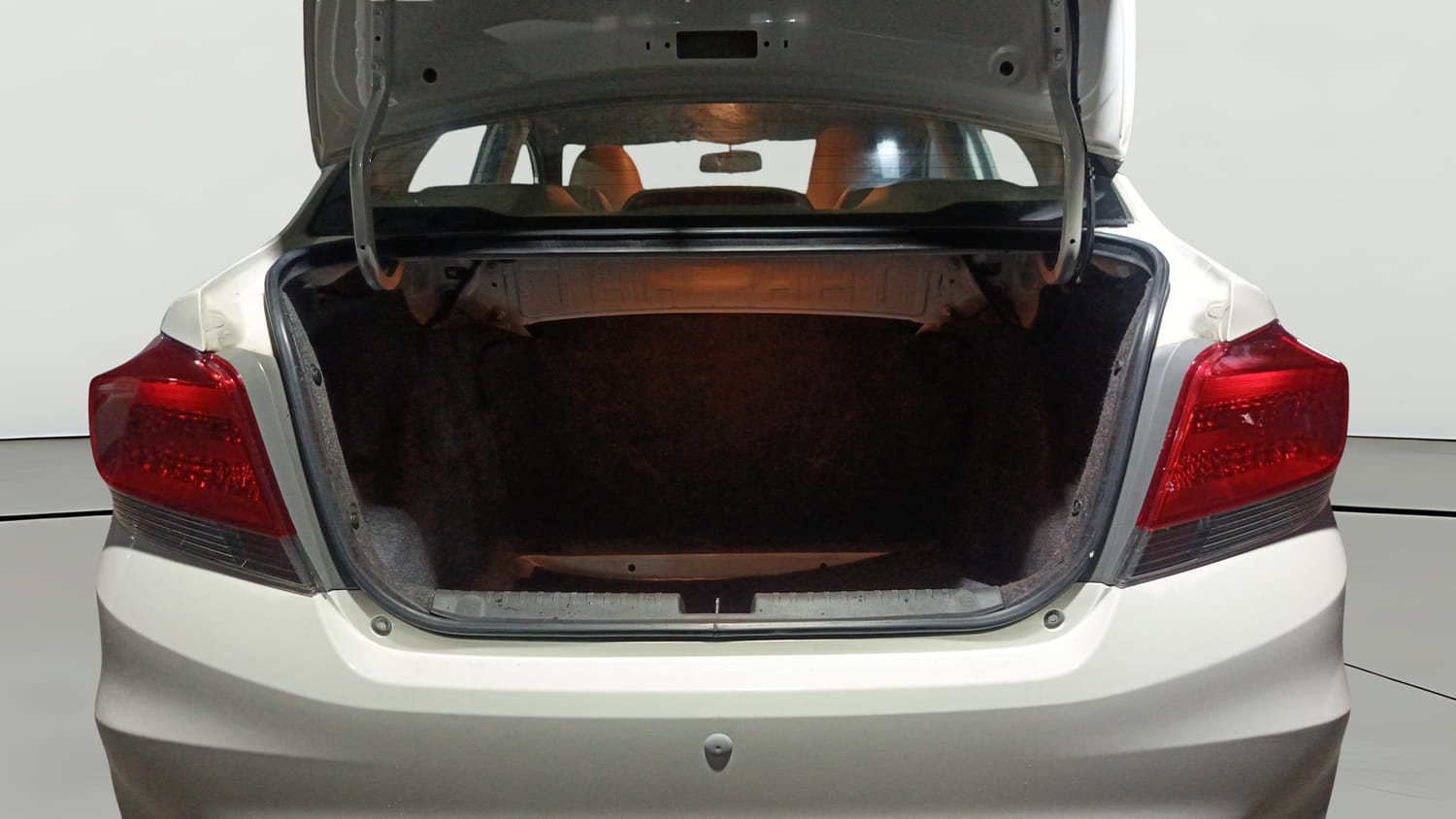 Used 2013 Honda Amaze 1.2 VX AT i-VTEC Petrol Automatic interior DICKY INSIDE VIEW