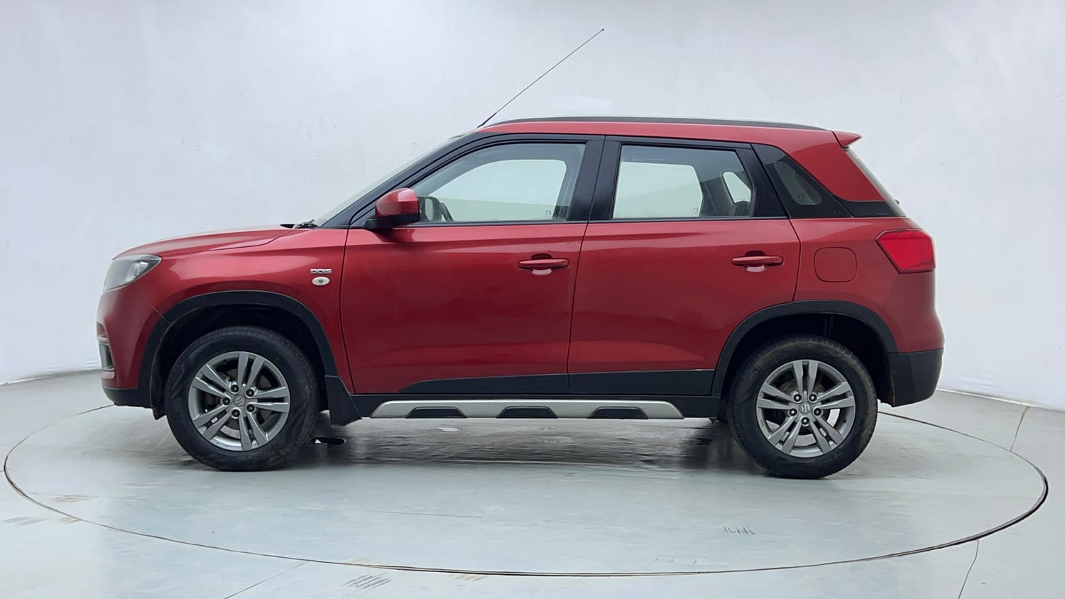 Used 2016 Maruti Suzuki Vitara Brezza [2016-2020] ZDi Diesel Manual exterior LEFT SIDE VIEW