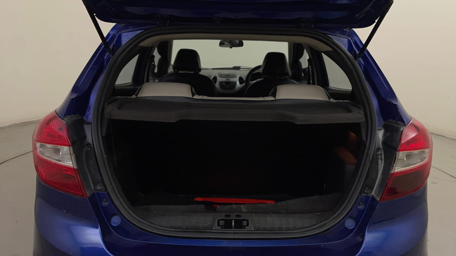 Used 2017 Ford Figo Titanium 1.2 Ti-VCT Petrol Manual interior DICKY INSIDE VIEW