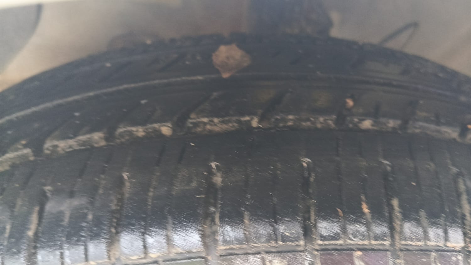 Used 2022 Hyundai Aura S 1.2 CNG Cng Manual tyres LEFT FRONT TYRE TREAD VIEW
