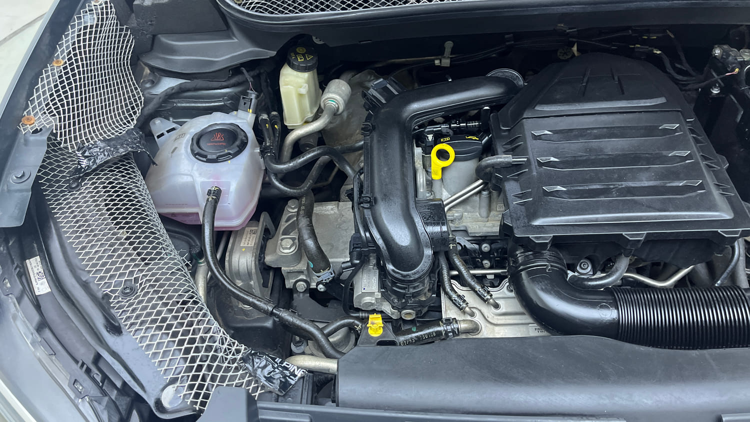 Used 2023 Volkswagen Taigun Topline 1.0 TSI MT Petrol Manual engine ENGINE RIGHT SIDE VIEW