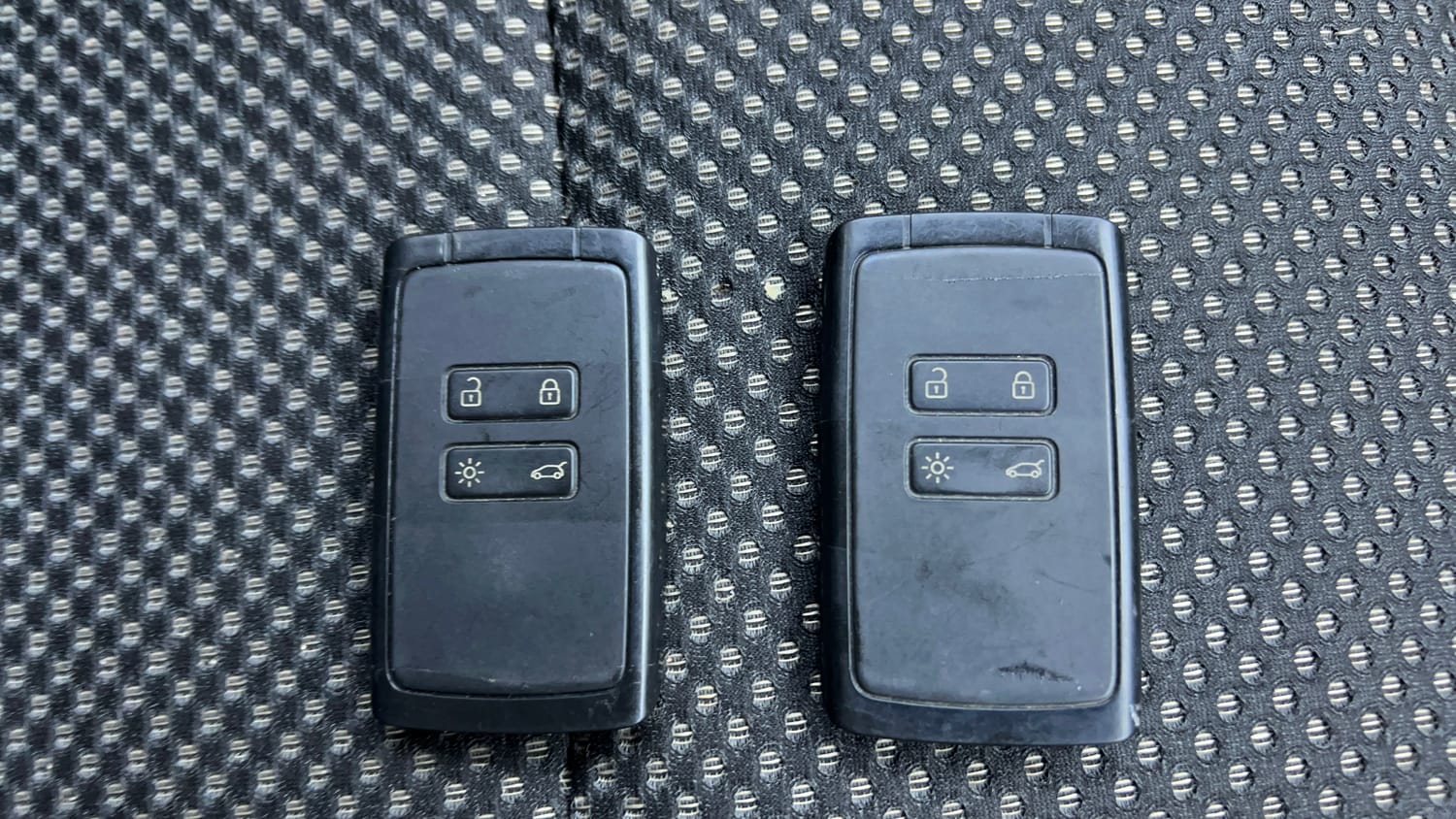 Used 2020 Renault Triber RXZ EASY-R AMT Petrol Automatic extra CAR KEY VIEW