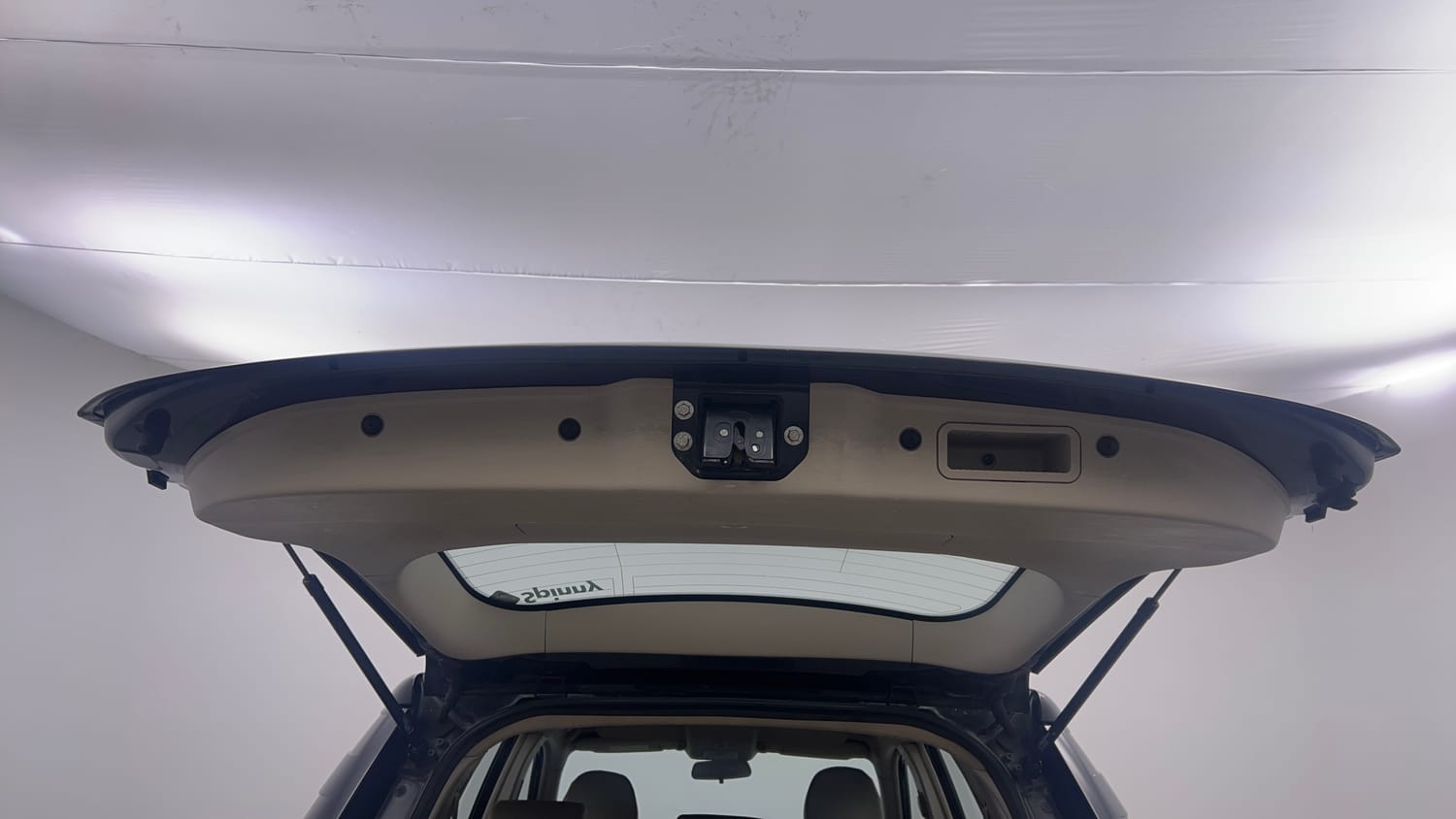 Used 2016 Mahindra XUV500 W4 Diesel Manual interior DICKY DOOR OPEN VIEW