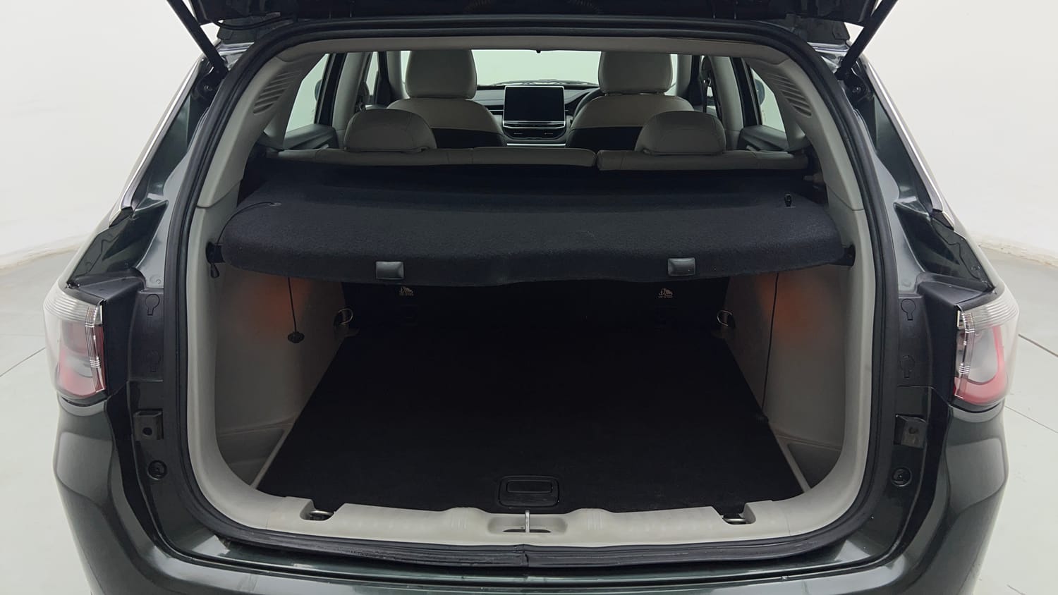 Used 2021 Jeep Compass Longitude (O) 1.4 Petrol DCT Petrol Automatic interior DICKY INSIDE VIEW