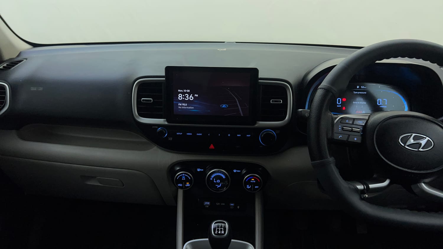 Used 2023 Hyundai Venue SX 1.2 Petrol Petrol Manual interior MUSIC SYSTEM & AC CONTROL VIEW