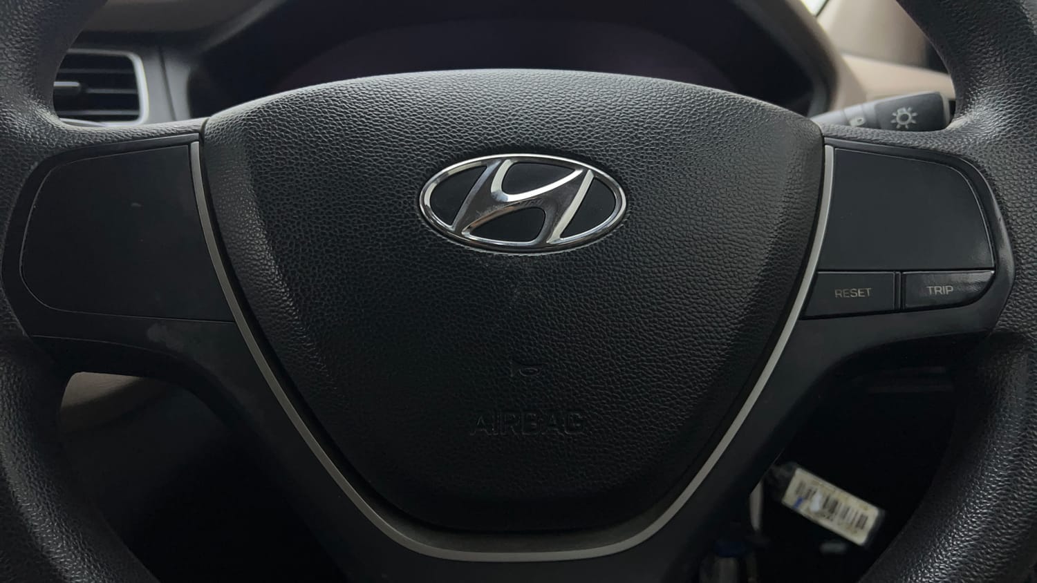 Used 2018 Hyundai Elite i20 Magna Executive 1.2 Petrol Manual top_features Airbags