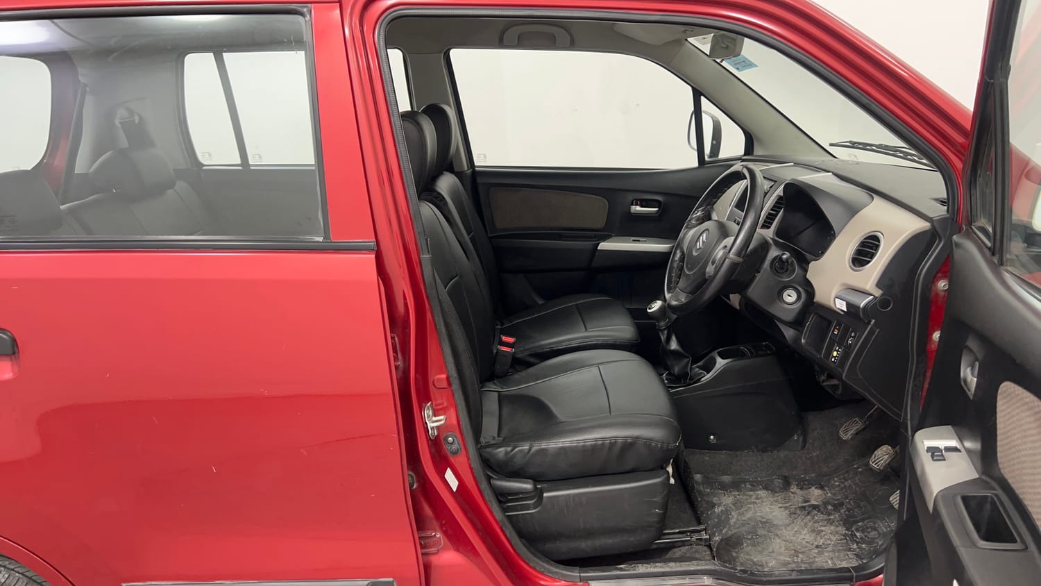 Used 2014 Maruti Suzuki Wagon R LXI CNG Cng Manual interior RIGHT SIDE FRONT DOOR CABIN VIEW