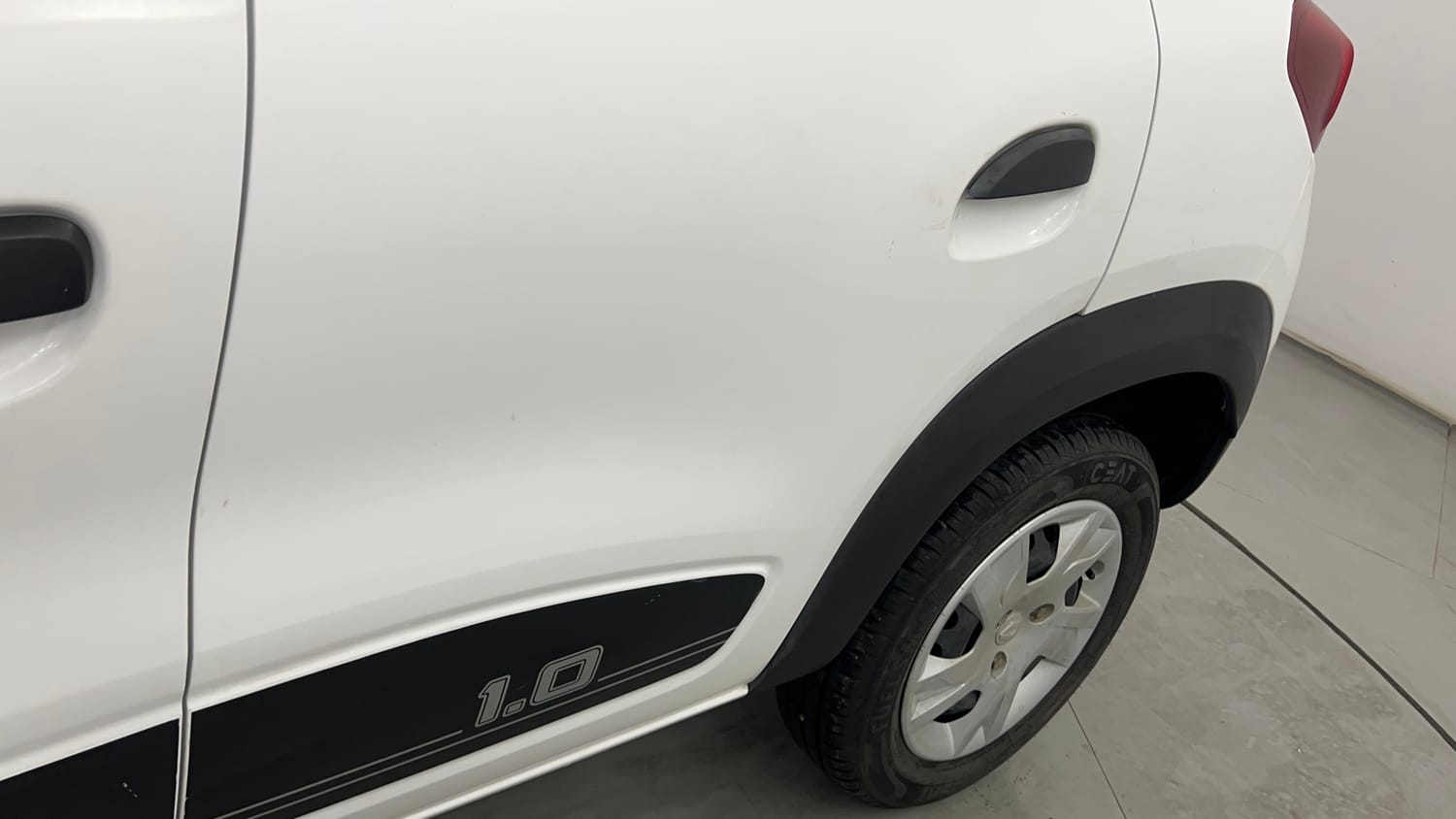 Used 2024 Renault Kwid RXT 1.0 Petrol Manual dents MINOR SCRATCH