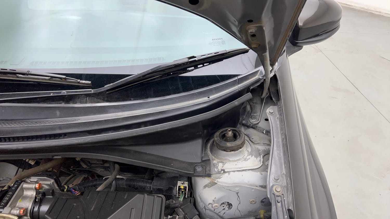 Used 2017 Honda Amaze 1.2 S i-VTEC Petrol Manual engine ENGINE LEFT SIDE HINGE & APRON VIEW