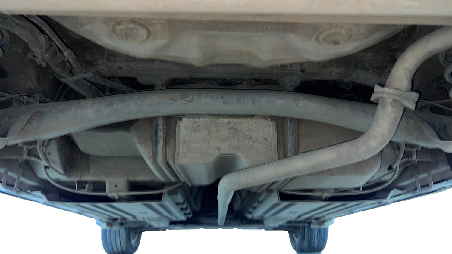 Used 2016 Maruti Suzuki Vitara Brezza [2016-2020] ZDi Diesel Manual extra REAR UNDERBODY VIEW (TAKEN FROM REAR)
