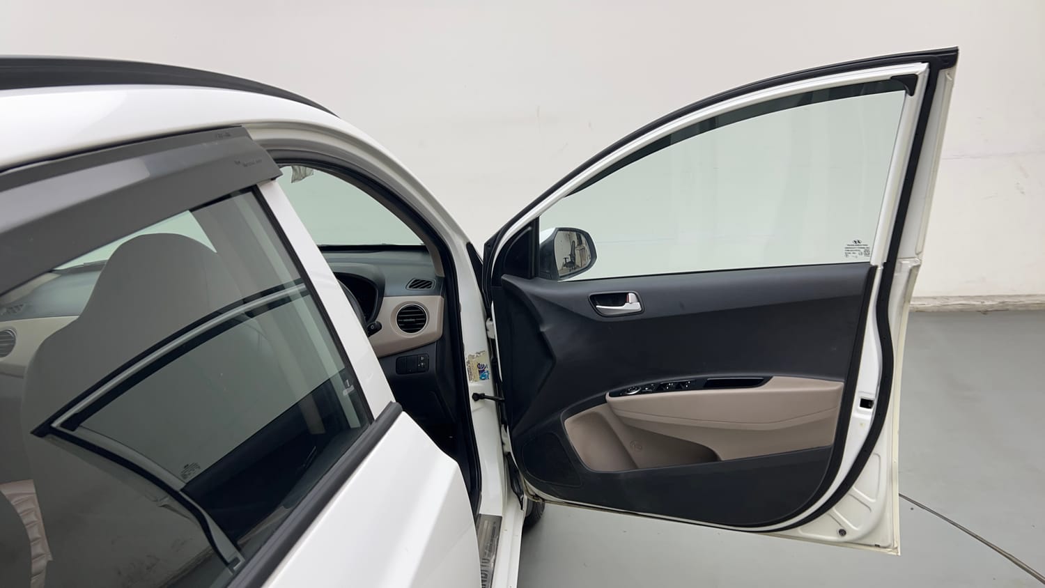 Used 2018 Hyundai Grand i10 Sportz 1.2 Kappa VTVT Petrol Manual interior RIGHT FRONT DOOR OPEN VIEW
