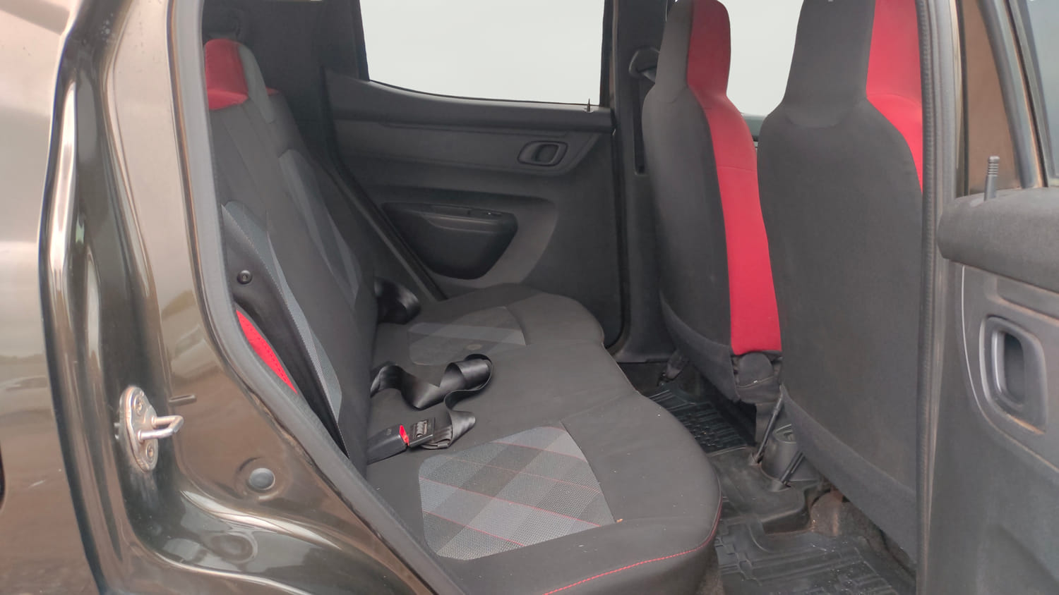 Used 2022 Renault Kwid RXT 1.0 AMT Petrol Automatic interior RIGHT SIDE REAR DOOR CABIN VIEW