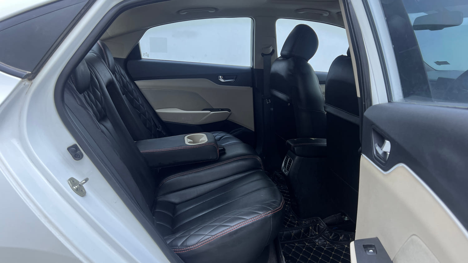 Used 2021 Hyundai Verna SX 1.5 VTVT IVT Petrol Automatic interior RIGHT SIDE REAR DOOR CABIN VIEW