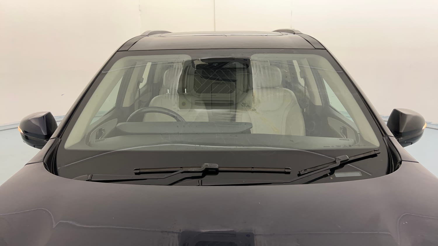 Used 2021 Mahindra XUV700 AX 7 Petrol AT Luxury Pack 7 STR Petrol Automatic exterior FRONT WINDSHIELD VIEW