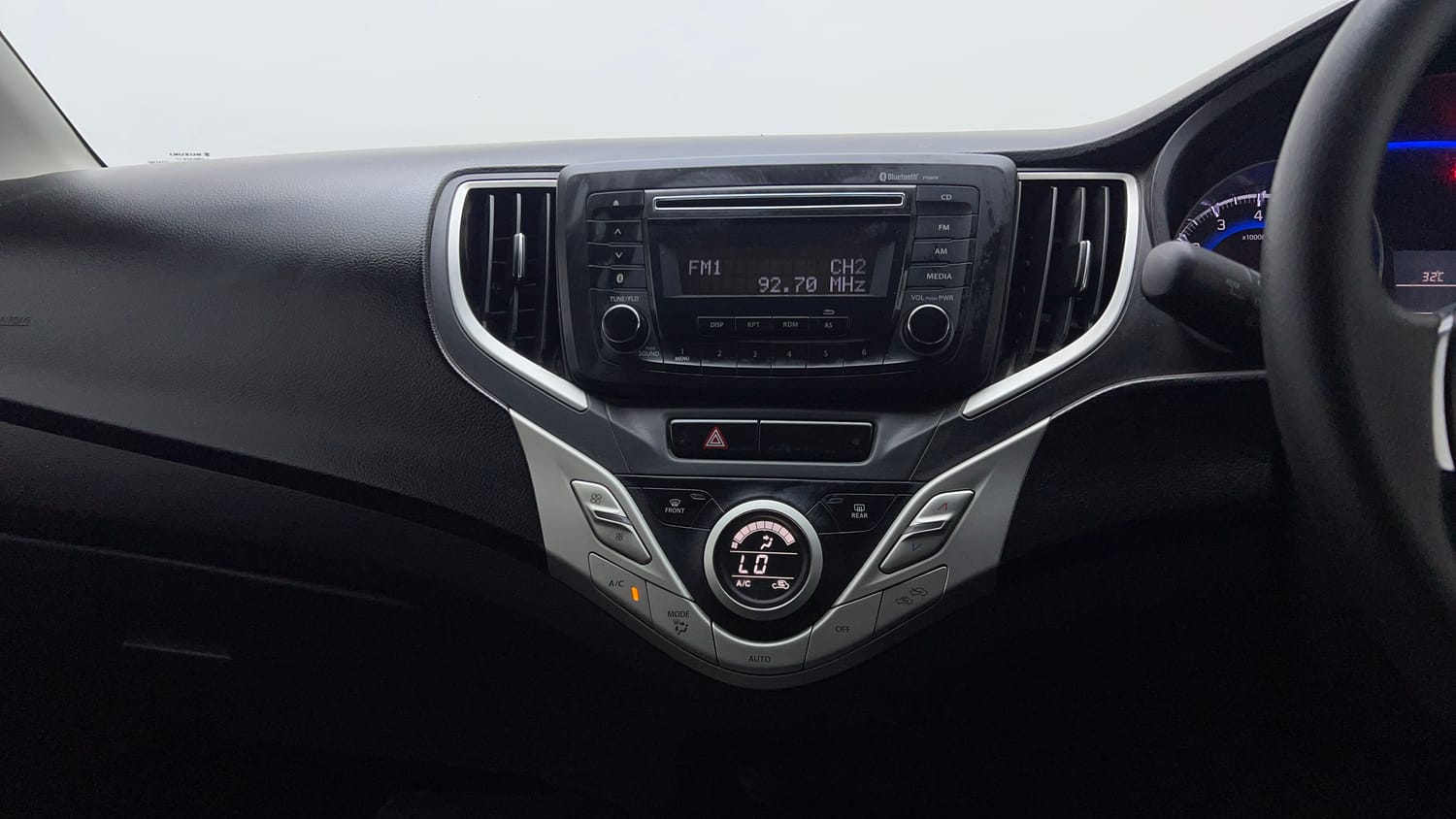 Used 2018 Maruti Suzuki Baleno Delta 1.2 Petrol Manual interior MUSIC SYSTEM & AC CONTROL VIEW